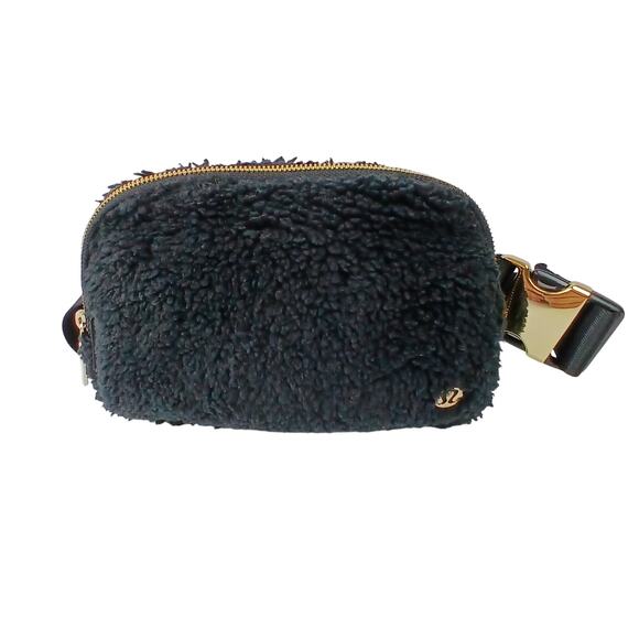 Lululemon Black Sherpa Fleece Everywhere Belt Bag Fanny Pack Crossbody LU9B185 - Picture 2 of 8